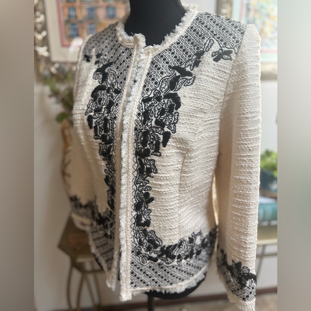 CHICOS IVORY & BLACK BEAD EMBELLISHED EMBROIDERED KNIT RAW EDGE OPEN JACKET SZ 4
